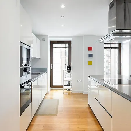 Serene Cityscape - 2Br Luxury Westminster Apartment Лондон Экстерьер фото
