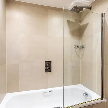 Serene Cityscape - 2Br Luxury Westminster Apartment Лондон Экстерьер фото